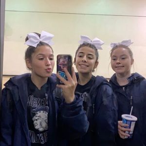 Meet your Posher, Elvina